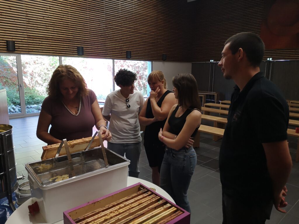 Espace Funéraire Crématorium d'Héricourt, atelier d'extraction de miel